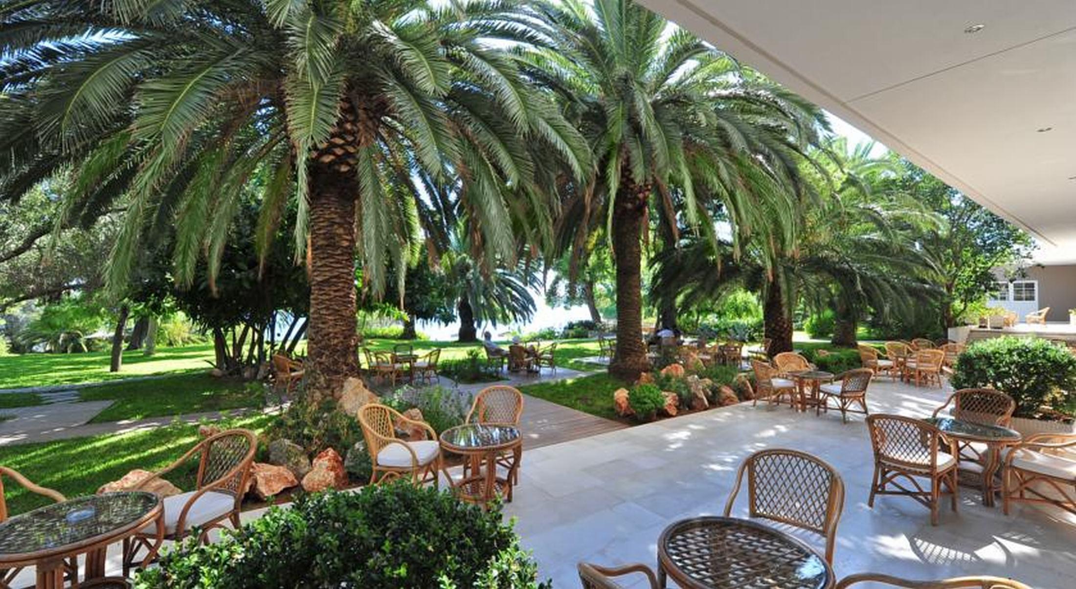 King Saron Hotel Resort Isthmia Esterno foto