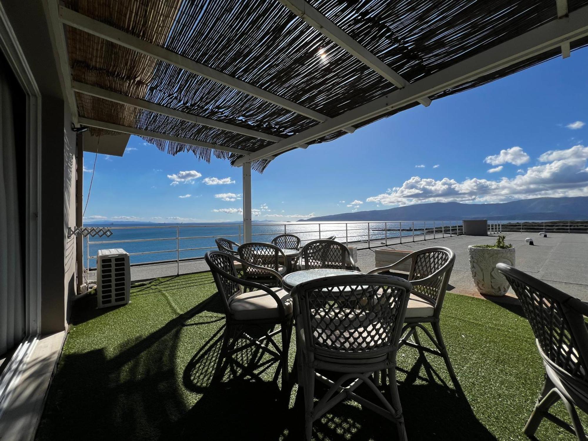 King Saron Hotel Resort Isthmia Esterno foto