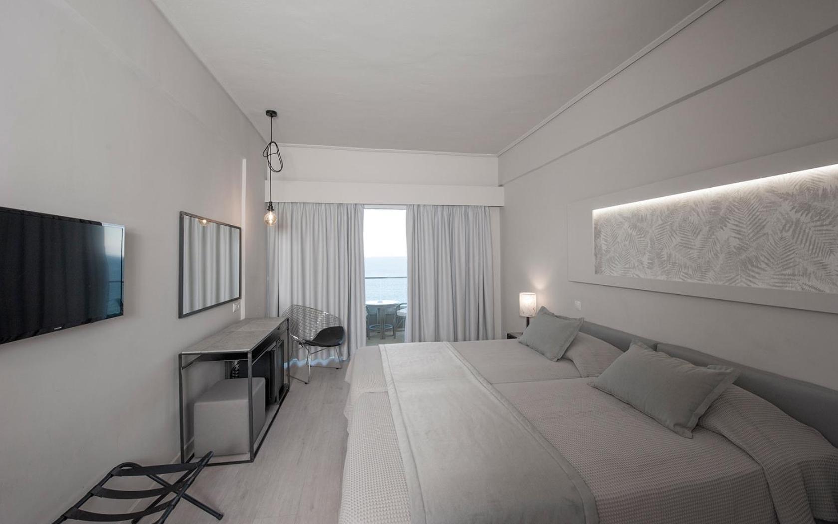 King Saron Hotel Resort Isthmia Esterno foto