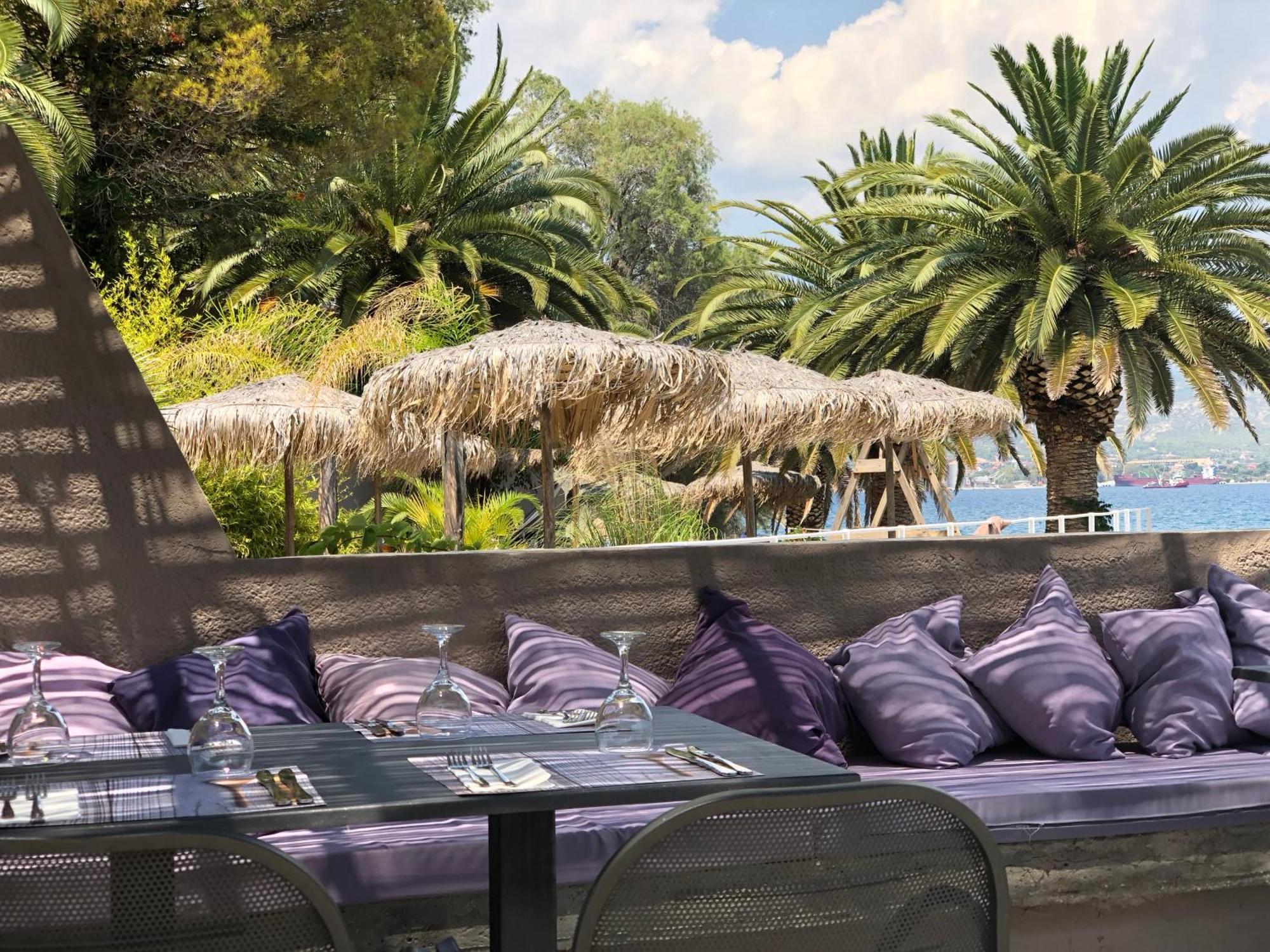 King Saron Hotel Resort Isthmia Esterno foto