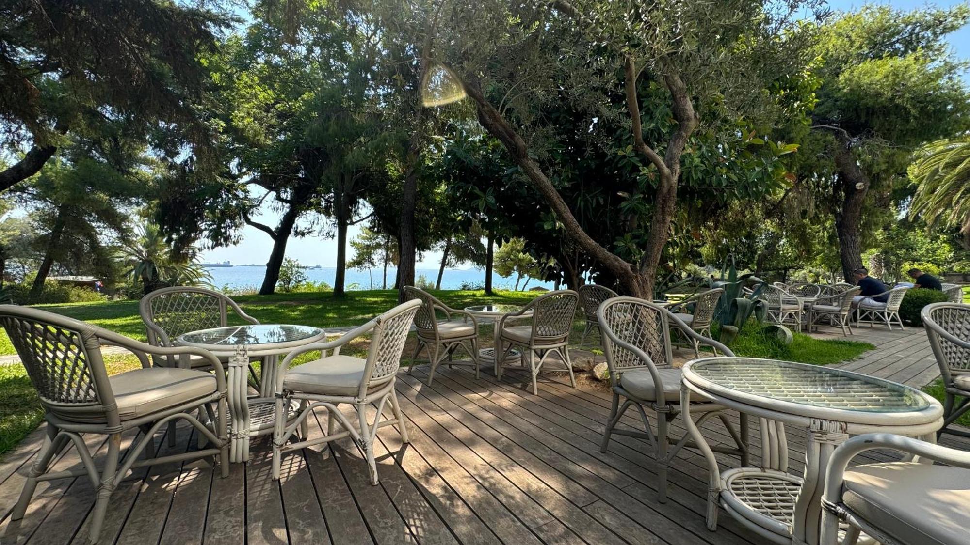 King Saron Hotel Resort Isthmia Esterno foto
