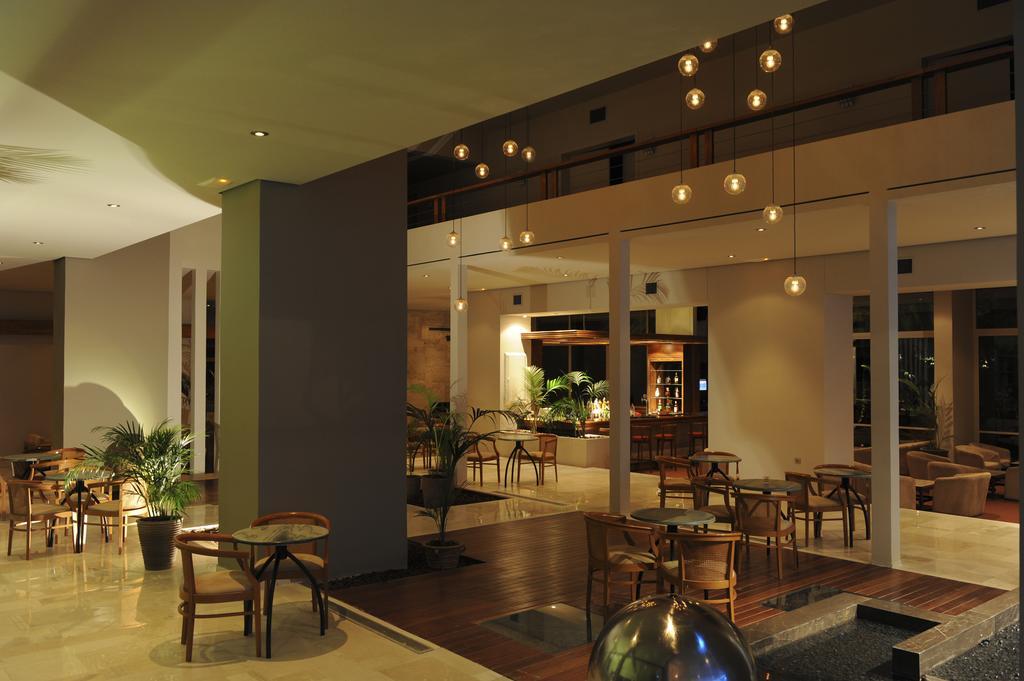 King Saron Hotel Resort Isthmia Esterno foto